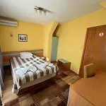 Hotel Alpha Family