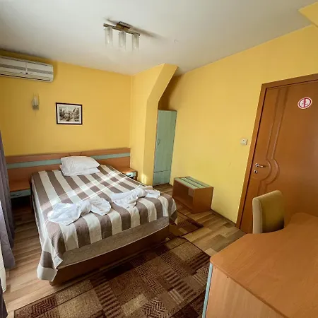 فندق Alpha Family