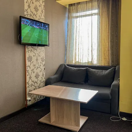 فندق Alpha Family