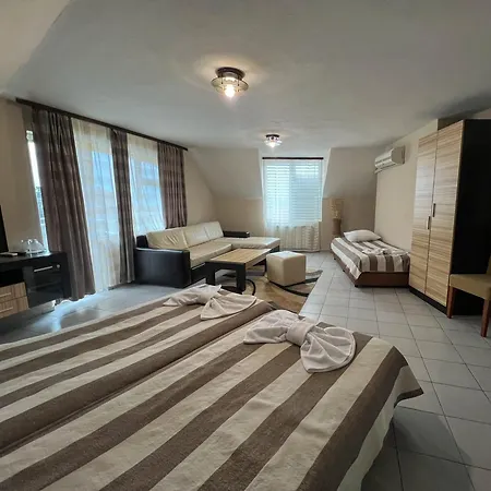 Alpha Family فندق 2*