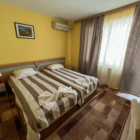 فندق Alpha Family 2*