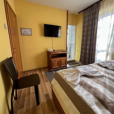 Alpha Family فندق بلاغويفغراد