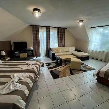 Hotel Alpha Family