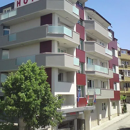 فندق Alpha Family 2*